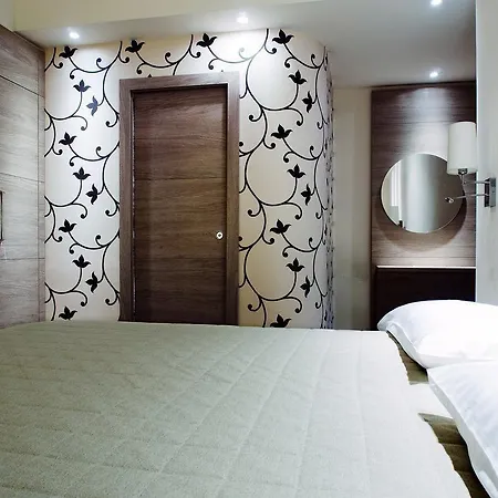 Tenuta Contessa Farm & Cosenza Hotel 3*