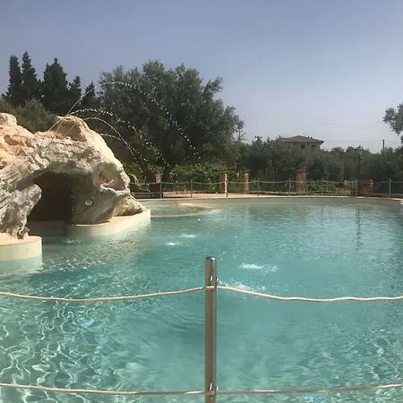 Tenuta Contessa Farm & Cosenza فندق مونتالتو أوفوجو