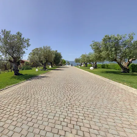 Tenuta Contessa Farm & Cosenza 3*